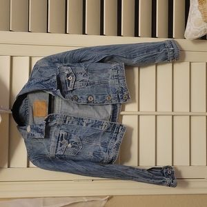 Series 31 Cropped distressed Jean Jacket 🆕 Super cute! Medium